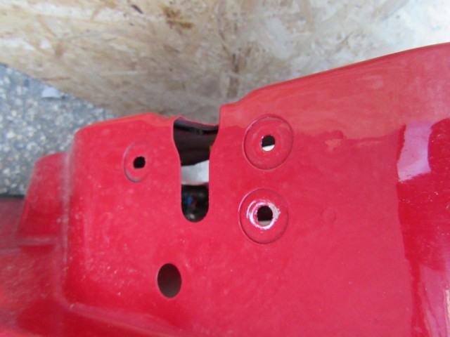 104469 Alfa Romeo 159 piros színű, jobb első ajtó