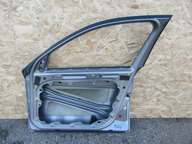 104458 Alfa Romeo 159 szürke színű jobb első ajtó 