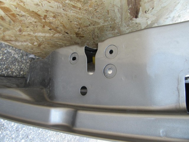 104458 Alfa Romeo 159 szürke színű jobb első ajtó 