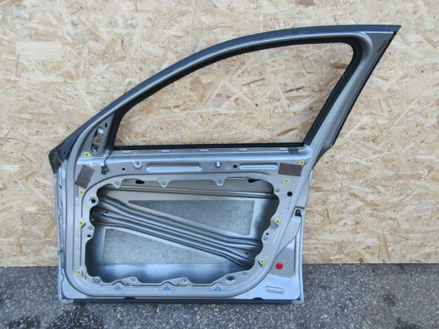 104470 Alfa Romeo 159 szürke színű jobb első ajtó