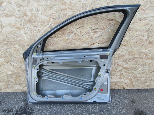 104471 Alfa Romeo 159 szürke színű jobb első ajtó