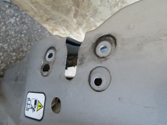 104466 Alfa Romeo 159 szedan ezüst színű jobb hátsó ajtó 50510356