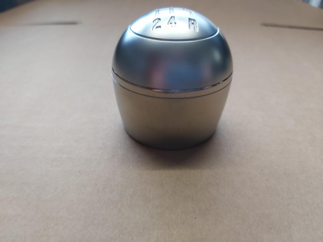 Alfa Romeo 147  gyári új, 1,9 JTD 5 sebességes váltógomb