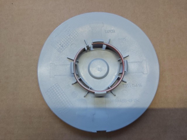Lancia Delta gyári új, felni közép kupak 735557167