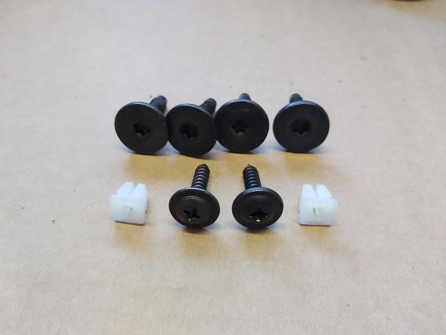 Alfa Romeo 159  gyári új hátsó lökhárító rögzítő csavar készlet 71751843