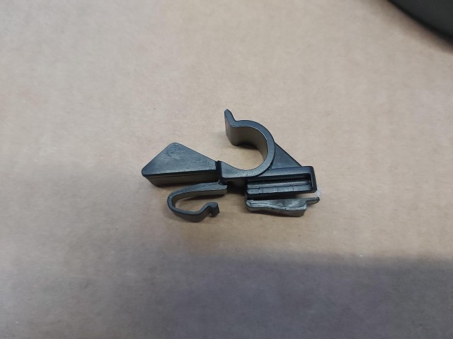 Fiat Doblo III. , Fiat Qubo  bal oldali kalaptartó pöcök 55174394