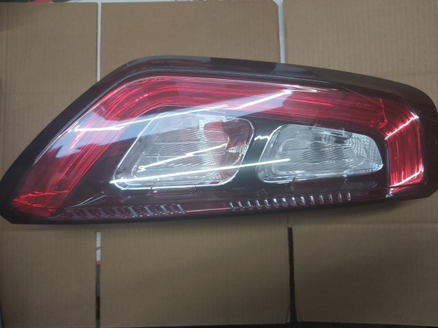 Fiat Punto Evo utángyártott új, bal hátsó lámpa szögletes csatlakozós kivitel 51895400