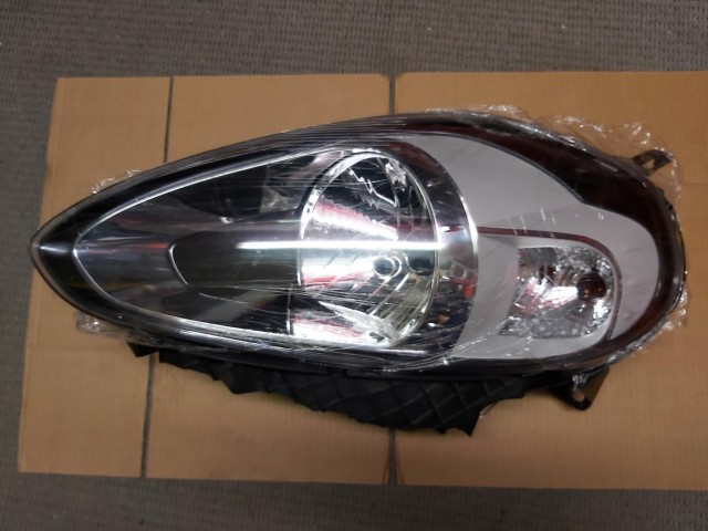 Fiat Punto Evo utángyártott új, króm házas, bal első fényszóró