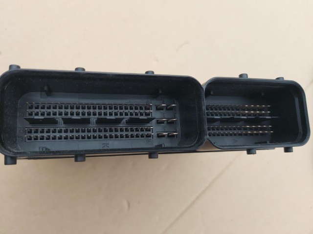 Alfa Romeo 159 1,9 Jtd 8v, 0281015163 számú, gyári új motorvezérlő