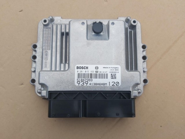 Alfa Romeo 159 1,9 Jtd 8v, 0281015163 számú, gyári új motorvezérlő