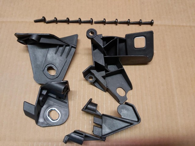 Fiat Croma 2008-2010, Bravo 2007-2014 gyári új,jobb első fényszóró rögzítőfül javító készlet 71749158