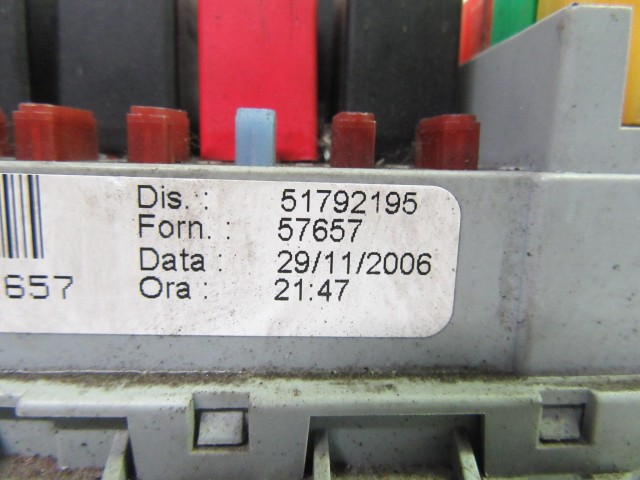 Lancia Ypsilon 2003-2011 külső biztosíték tábla 51792195