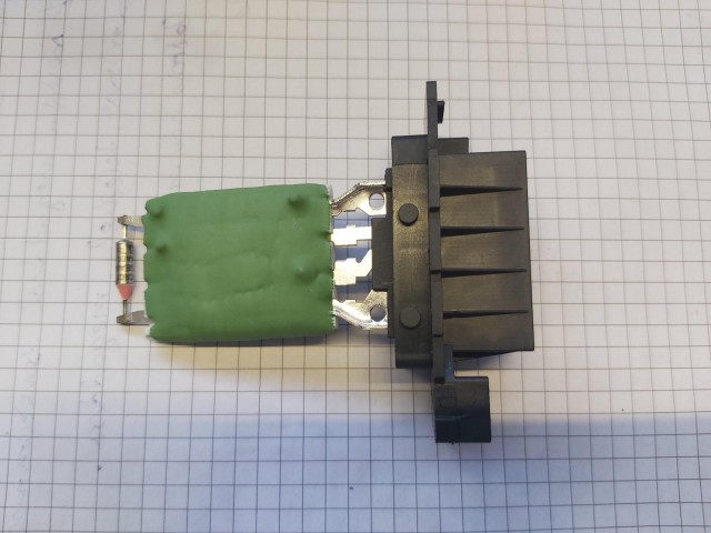 Alfa Romeo, Fiat utángyártott új, fűtőmotor előtét ellenállás 55702407