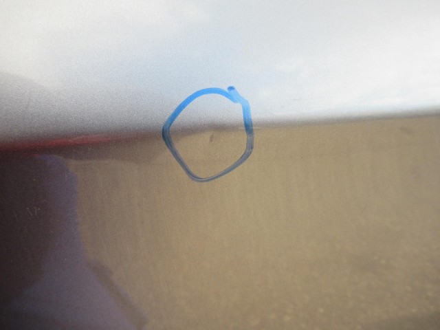 107210 Alfa Romeo 159 bal hátsó ajtó a képen látható sérüléssel 50510509