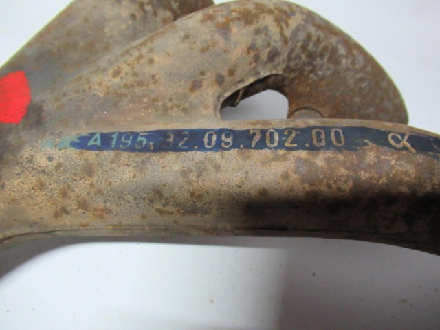 107237 Kipufogócsonk 195.32.09.702.00