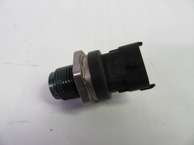 Alfa Romeo, Fiat, Lancia 0281002903, 55207677 számú railcső nyomás érzékelő szelep