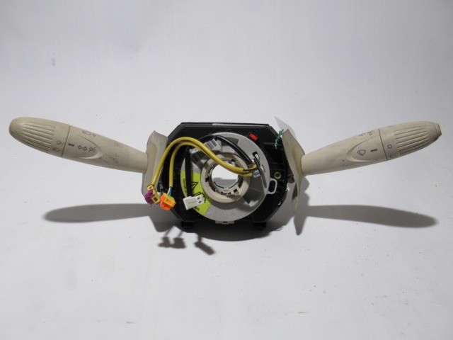 Fiat 500 2007-2015 fehér színű kormánykapcsoló 735452143