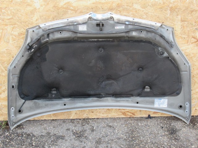 107335 Toyota Corolla Verso 2002-2004 motorháztető 