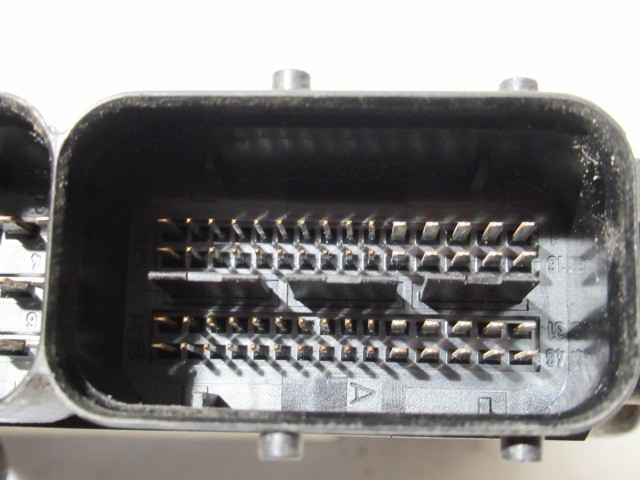 Alfa Romeo Gt 2,0 16v Jts motorvezérlő 0261S01033 , 55189941