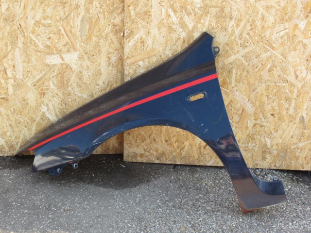 107406 Fiat Stilo 5 ajtós bal első sárvédő a képen látható sérüléssel 46762219