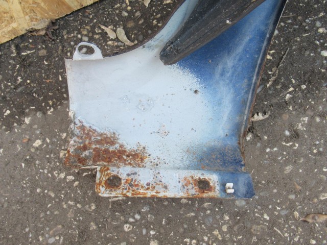 107406 Fiat Stilo 5 ajtós bal első sárvédő a képen látható sérüléssel 46762219