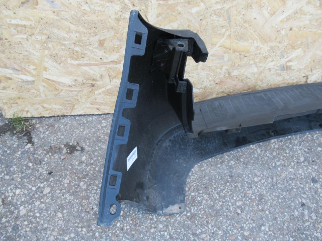 107427 Fiat Doblo  2009-2022 műanyag fekete hátsó lökhárító ketté nyíló raktérajtós kivitelhez 735497862