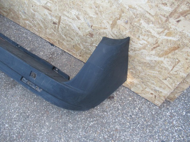 107427 Fiat Doblo  2009-2022 műanyag fekete hátsó lökhárító ketté nyíló raktérajtós kivitelhez 735497862