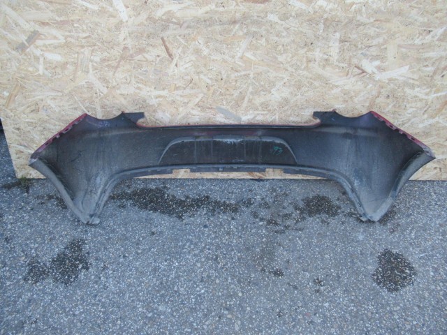 107430 Alfa Romeo MiTo hátsó lökhárító a képen látható sérüléssel 