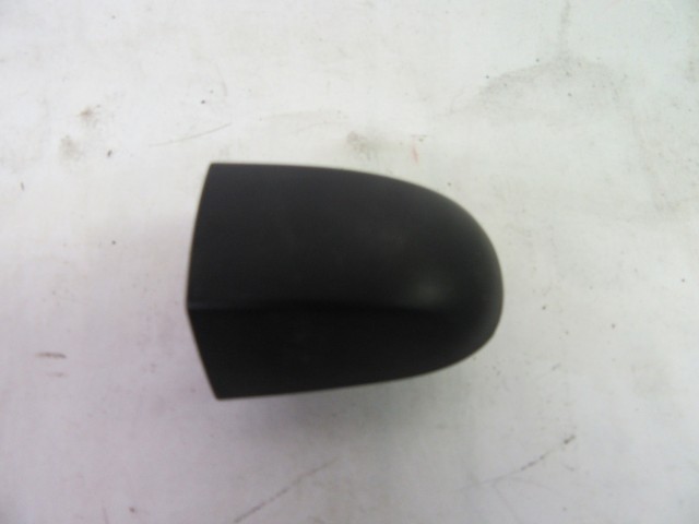 105472 Hundai i30 jobb hátsó zárbetét kupak 105472