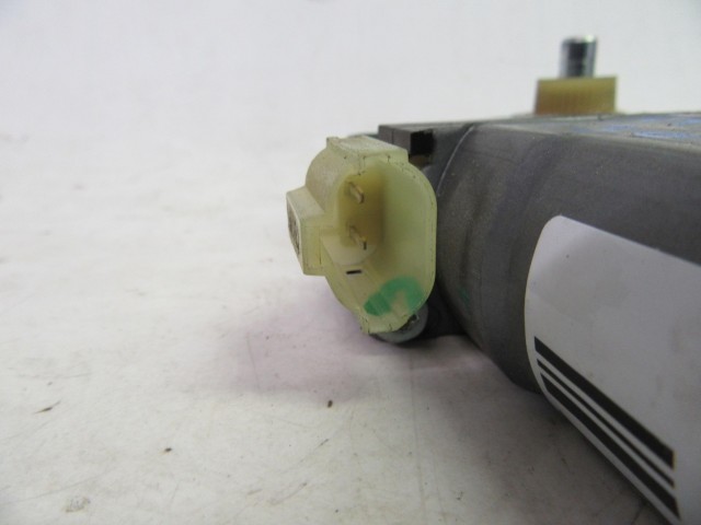 105473 Hyundai i30 jobb hátsó ablak emelő motor 105473