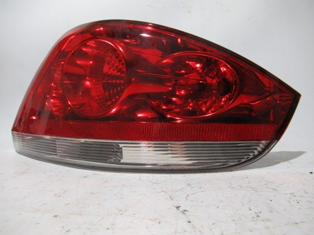 Fiat Linea jobb hátsó lámpa, izzó foglalat nélkül 51869227