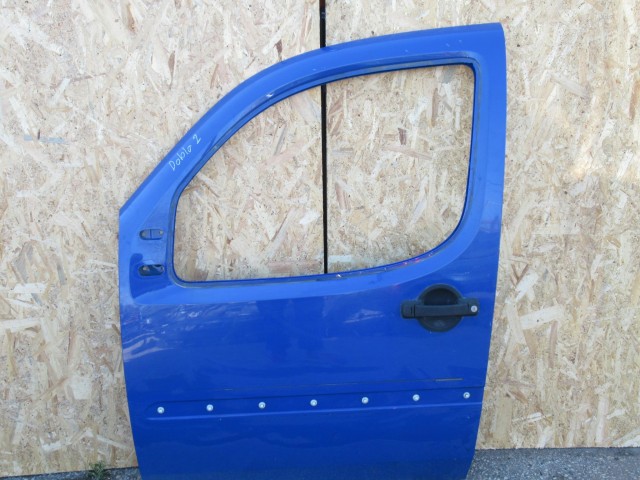 107548 Fiat Doblo 2000-2009 bal első ajtó a képen látható sérüléssel