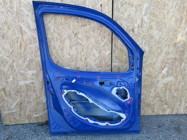 107548 Fiat Doblo 2000-2009 bal első ajtó a képen látható sérüléssel