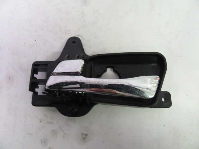 105568 Hyindai i30 bal hátsó belső kilincs 105568