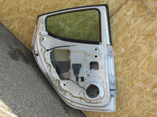 111031 Lancia Ypsilon 2011- bal hátsó ajtó 52121662