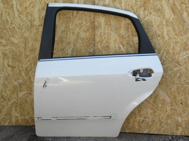 111100 Fiat Linea bal hátsó ajtó a képen látható sérüléssel 