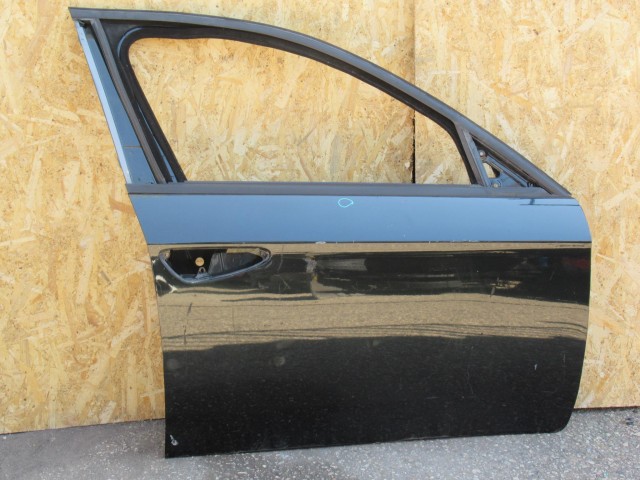 111113 Alfa Romeo 159 jobb első ajtó a képen látható sérüléssel  50510342