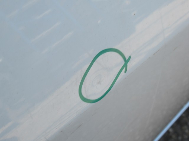 111133 Fiat Linea jobb első ajtó a képen látható sérüléssel