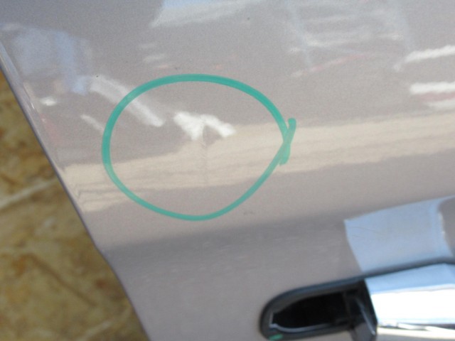 111135 Lancia delta jobb első ajtó a képen látható sérüléssel 51808840