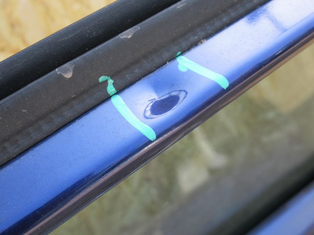 111138 Fiat Bravo bal hátsó ajtó a képen látható sérüléssel 51839096