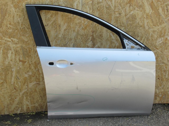 111142 Alfa Romeo Giulietta jobb első ajtó a képen látható sérüléssel   50509165