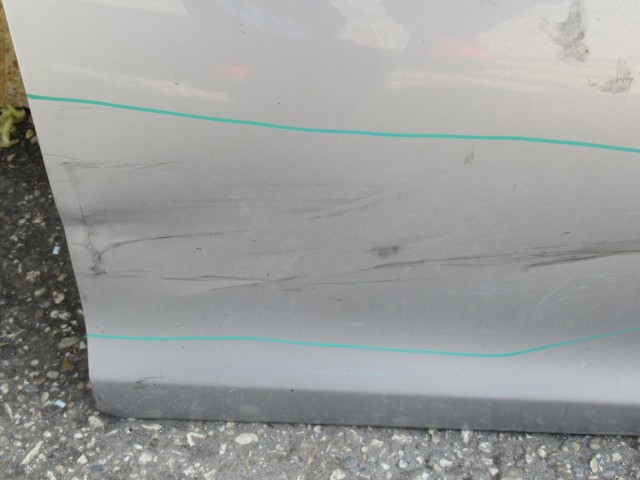 111142 Alfa Romeo Giulietta jobb első ajtó a képen látható sérüléssel   50509165