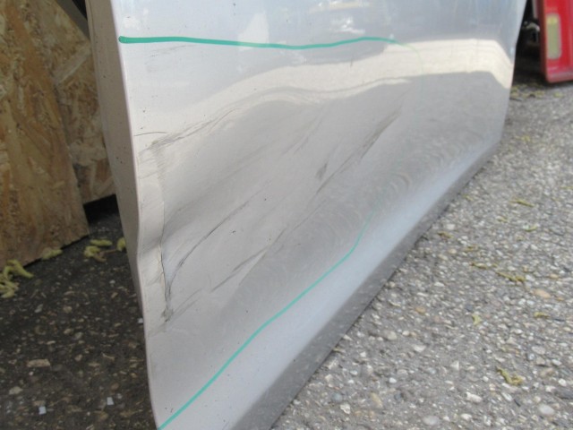 111142 Alfa Romeo Giulietta jobb első ajtó a képen látható sérüléssel   50509165