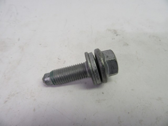 Alfa Romeo, Fiat, Lancia gyári új első lengőkar rögzítő csavar M10x35 60689020