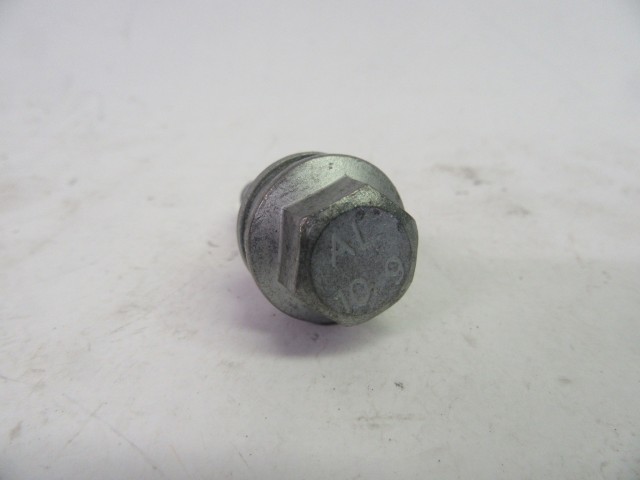 Alfa Romeo, Fiat, Lancia gyári új első lengőkar rögzítő csavar M10x35 60689020