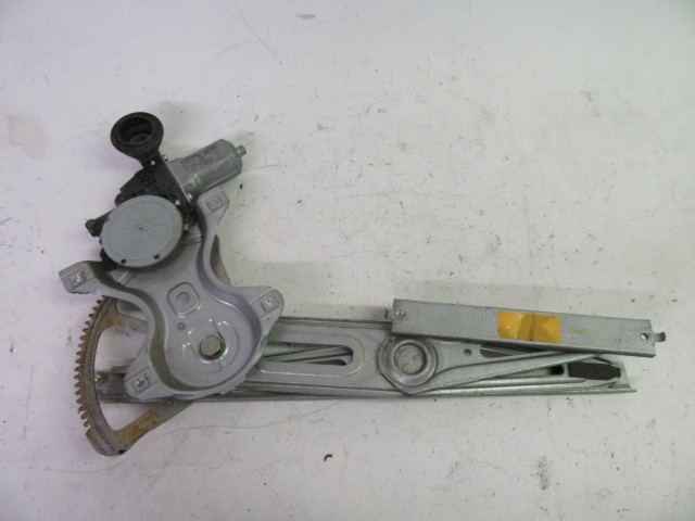 Toyota Yaris 2006-2011 jobb első elektromos ablakemelő 85710-0d100