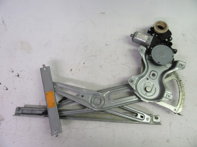Toyota Yaris 2006-2011 bal első elektromos ablakemelő  85720-0D110-B