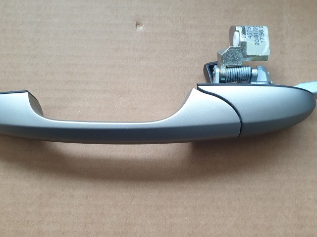 Fiat 500 gyári új, zárbetéthely nélküli, bal külső kilincs 735622806