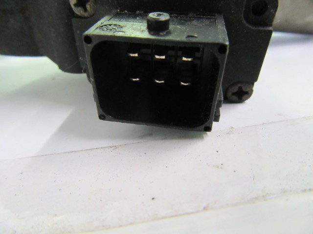 Alfa Romeo MiTo jobb oldali elektromos ablakemelő