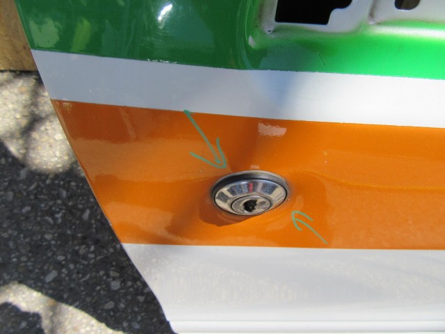 110037 Fiat Seicento jobb oldali ajtó, a képen látható sérüléssel